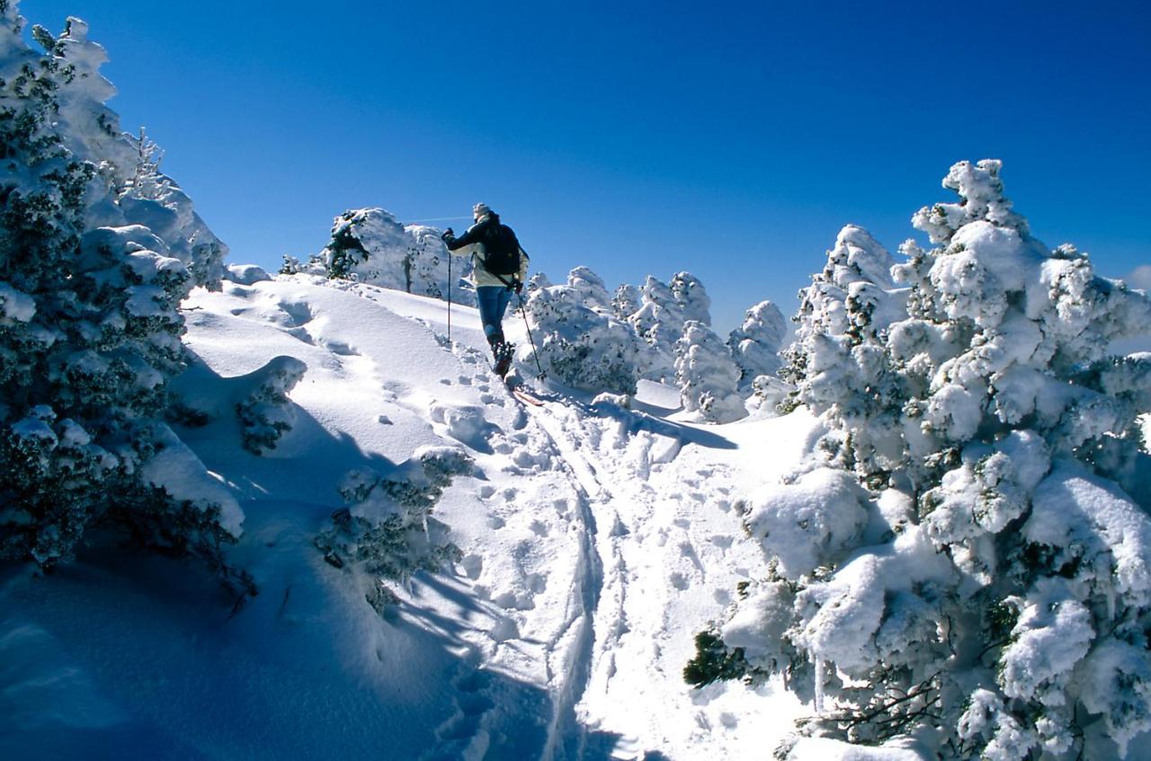 ホテル Vvf Les Monts Jura Lélex エクステリア 写真